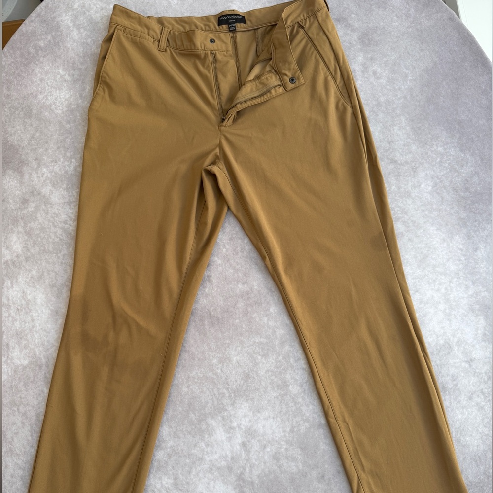 Banana Republic Men's Aiden style hybrid slim fit performance Chinos
